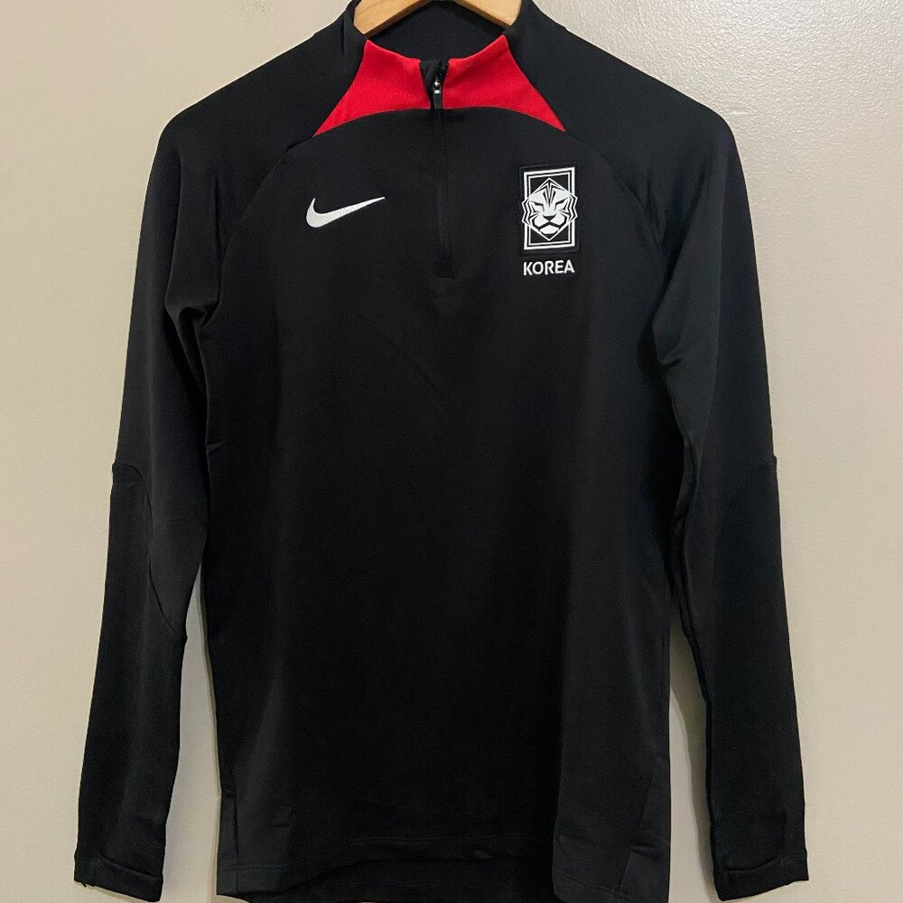 Nike Korea Team Issue Dri-FIT Long Sleeve Soccer Drill Top DX9225-010 Mens S NEW